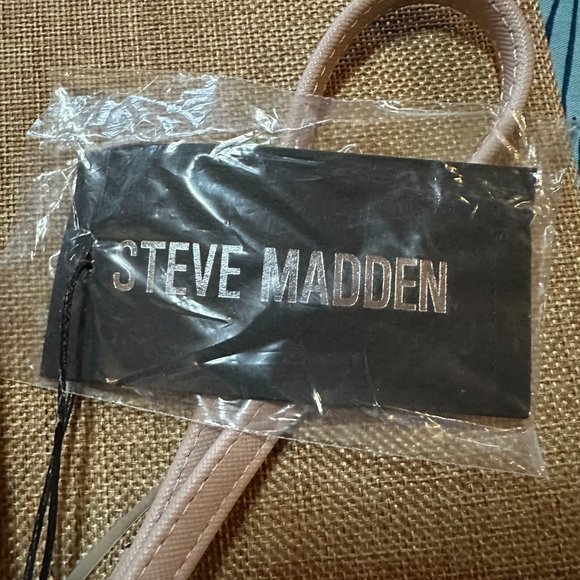 Steve Madden Light Pink Zip around wristlet - Picture 5 of 6